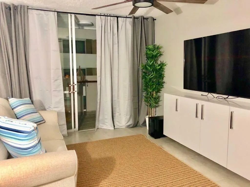 Vacation Apartments Ocean Towers 0*, كارولينا